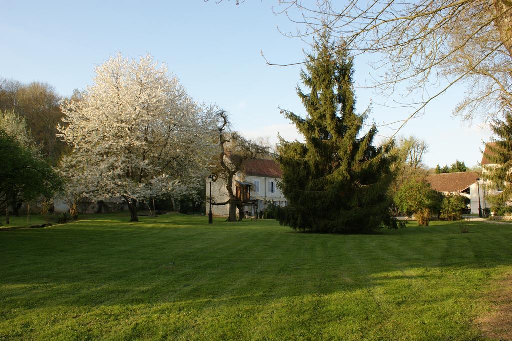 Le Moulin De Pommeuse Bed & Breakfast Exterior foto