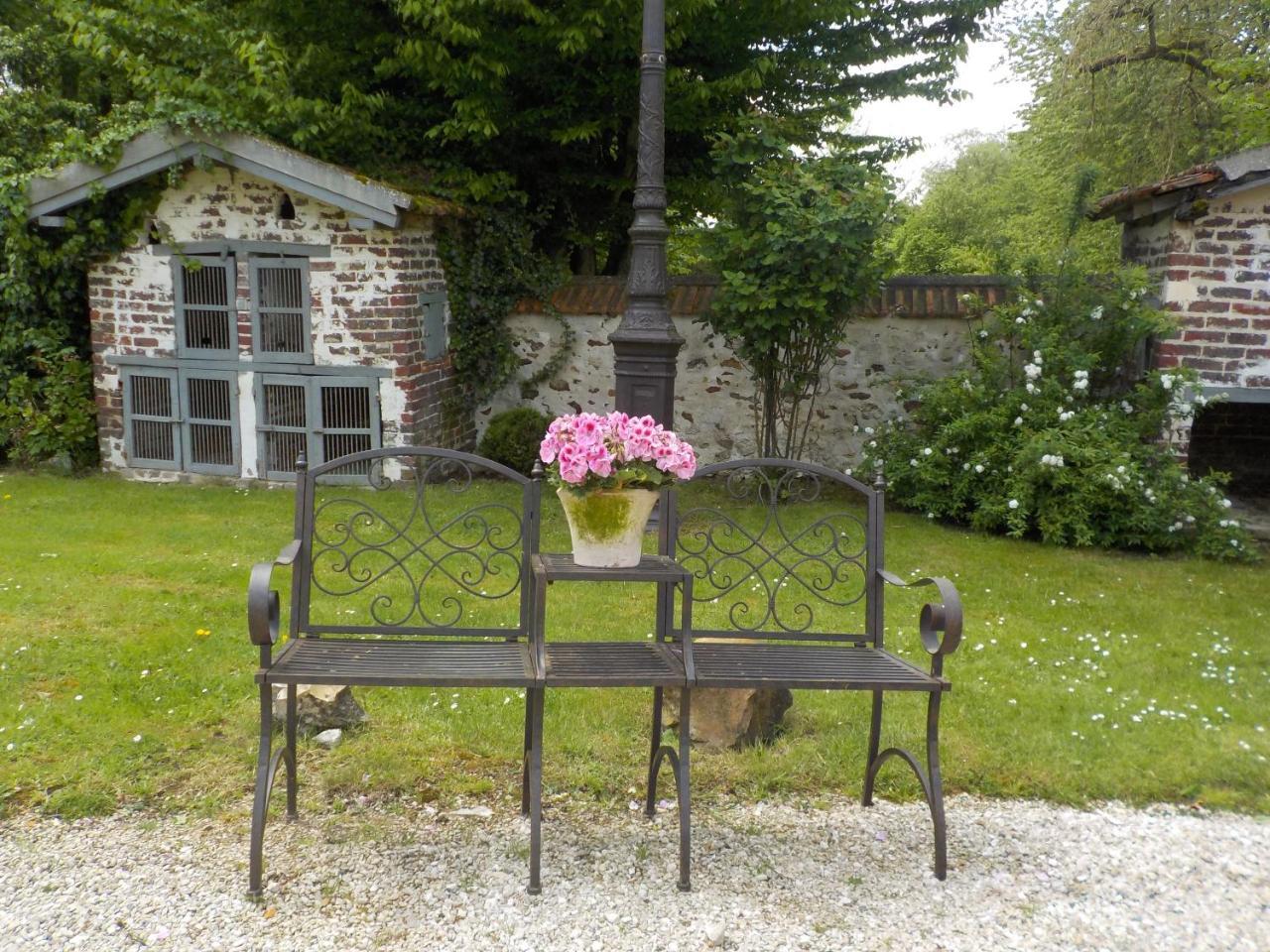 Le Moulin De Pommeuse Bed & Breakfast Exterior foto