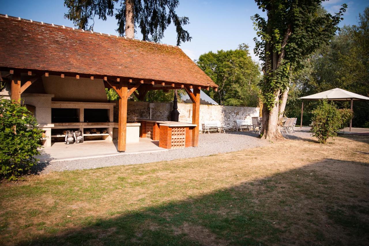 Le Moulin De Pommeuse Bed & Breakfast Exterior foto